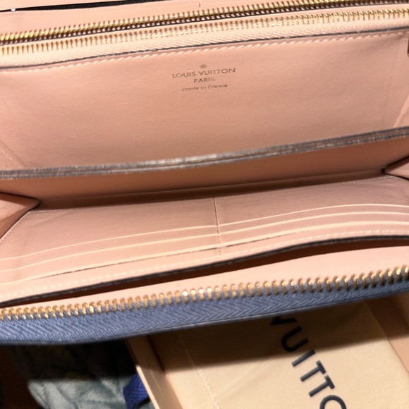 Louis Vuitton  Comet Navy Blue Marine Taurillon Leather Wallet authentic - Picture 7 of 10